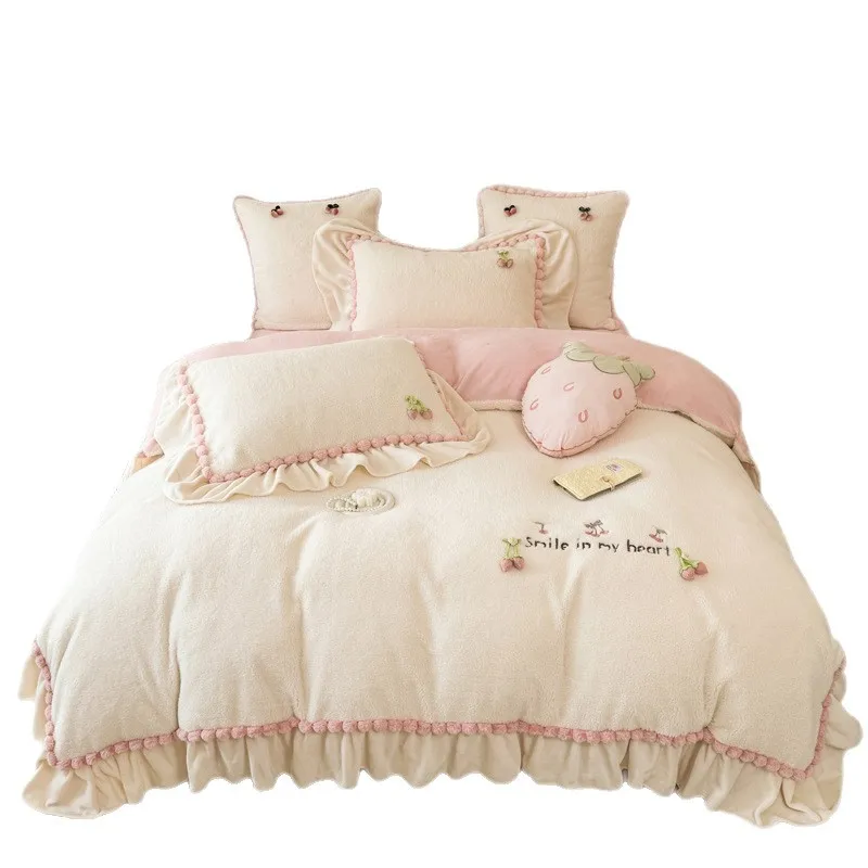 

Class A Cream Wind Girl Heart Milk Fleece Three or Four Piece Princess Style French Lotus Leaf Ball Lace Bedding