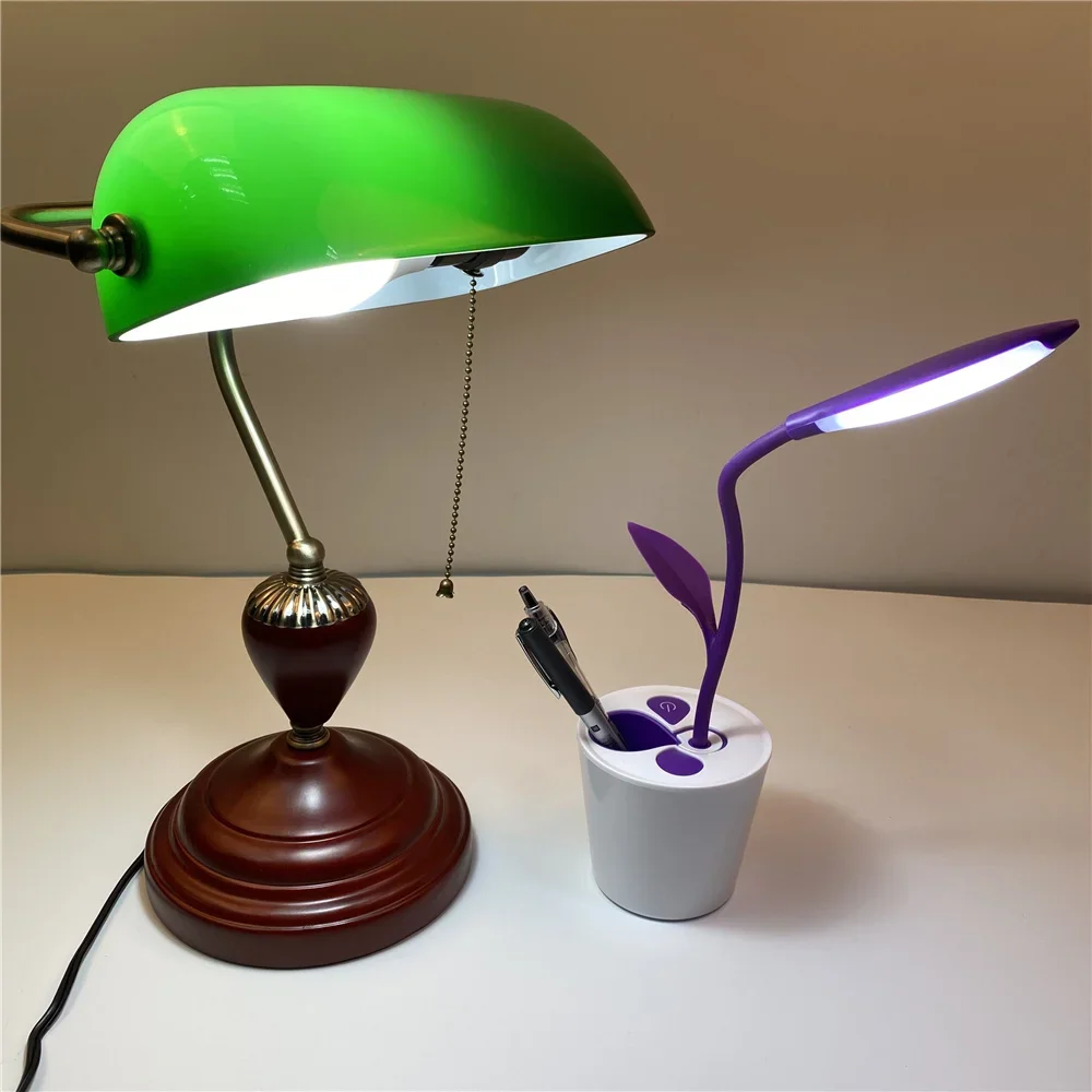 Classic Desk-Style  Banker Style Alabaster Glass Oval Lamp Shade Desk Light, Reading Lamp Retro Table Lamps