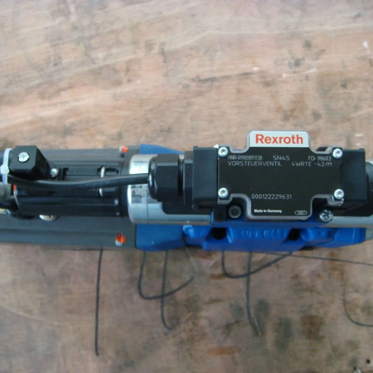 Drei-Positionen-Vierwege-Hochfrequenz-Schallwegeventil 4WRTE-Serie Proportionalventil