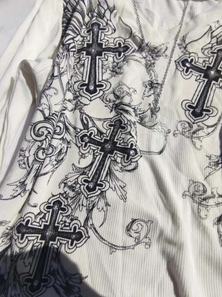 Camiseta Y2k estética Vintage con estampado de alas cruzadas, camisetas góticas Grunge para mujer, camisetas ajustadas de otoño Harajuku con cuello en V, ropa de calle para mujer