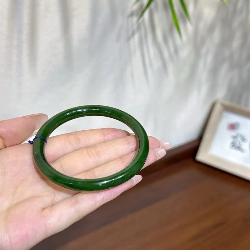 Hotan Jadeite Round Bracelet With A Green Hue On Wrist, 54-60Mm