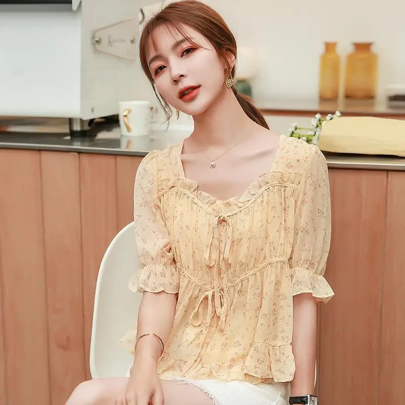 Summer New Small Floral Pleated Collar Chiffon Blouse with Short Tie