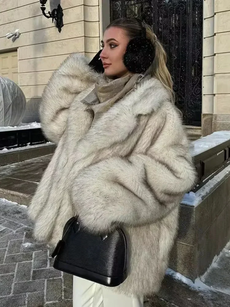 2024 Winter Hot Fashion Girls Oversized Gradient Fur Coat Women Thick Warm Outerwear Fluffy Faux Fox Fur Jacket