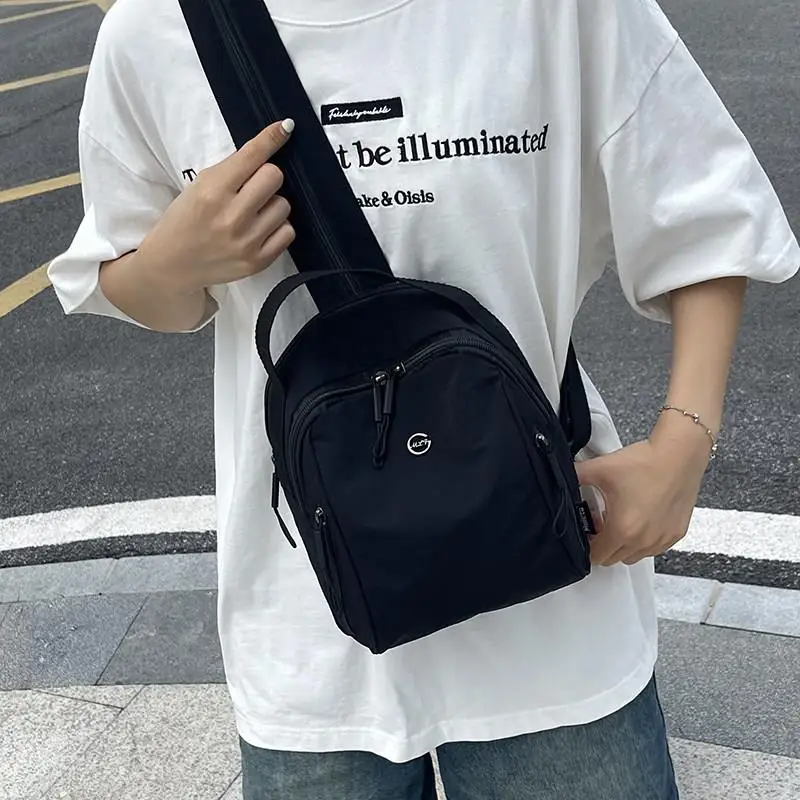 Multi-Functional Large Capacity Lightweight Commuter Bag Fashionable Minimalist Crossbody Chest Bag for Men And Women
