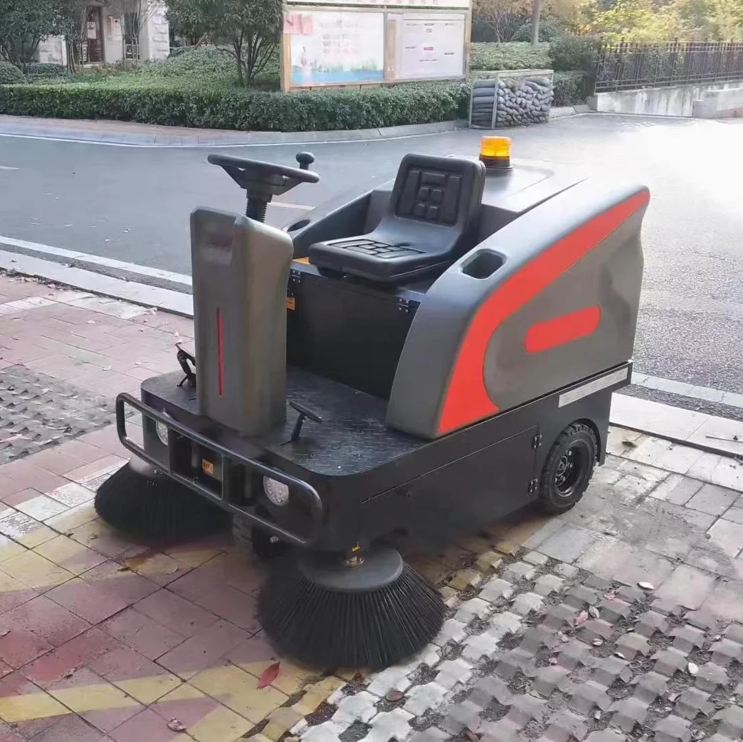China Manufacturers Provide Sweeper Scrubber Ride on Floor Sweeper Machine