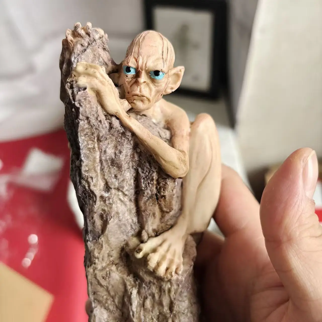 Colorful Gollum Statue Collectible Figure Resin Gollum Tree Climbing Statue Theme Copper Imitation Ornament - view 2