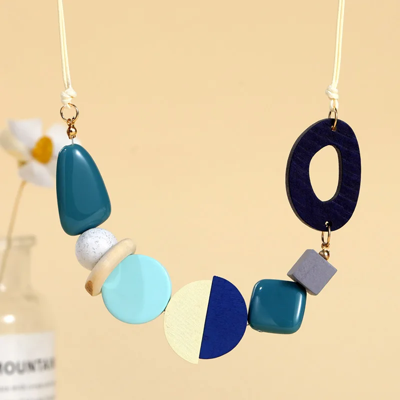 Retro geometric wooden pendant necklace women's ethnic style handmade bib necklace new cross-border jewelry