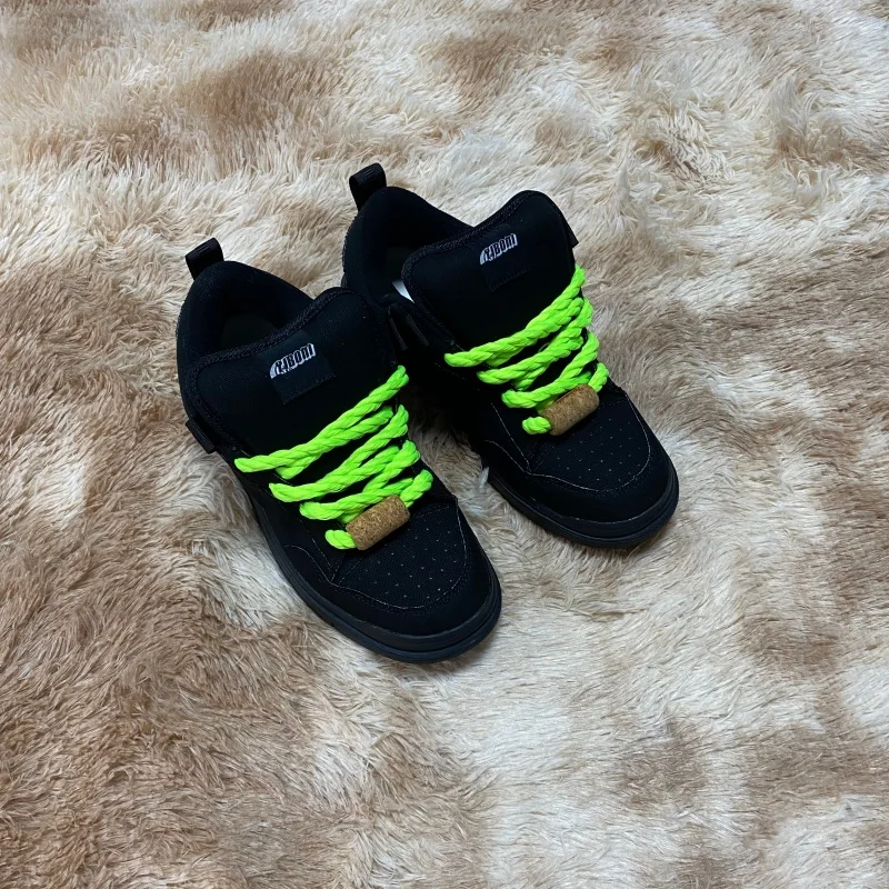 

Black Warrior Casual Shoes Versatile Men's Shoes with Fluorescent Green Laces, Thick Tongue Pure Black Sneakers, Sports Skateboard Shoes, Street Fashion Outdoor Sneakers