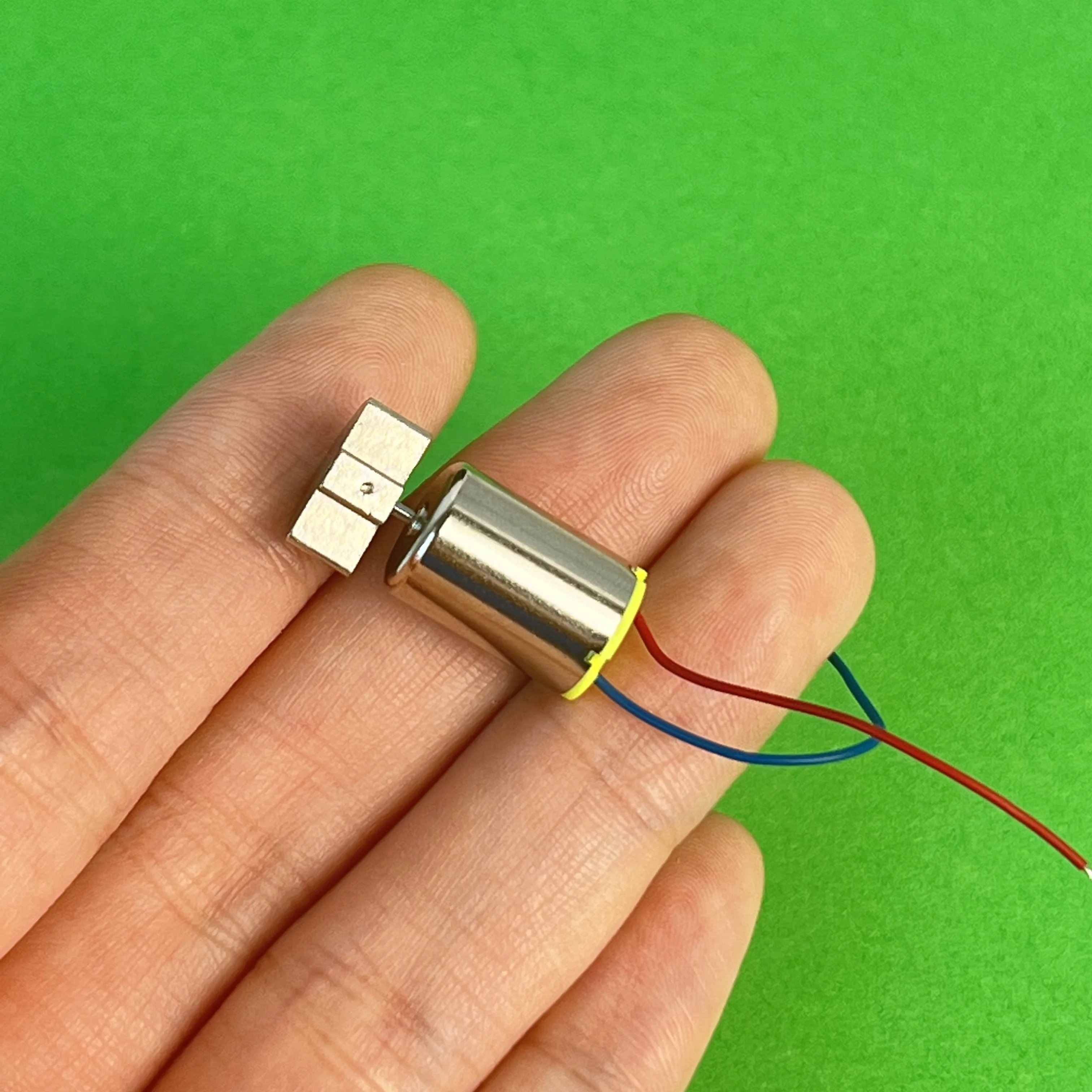 محرك اهتزاز صغير 3 فولت-6 فولت 10 × 15 ملم بدون قلب 1015 لعبة مدلك غمبد الجمال