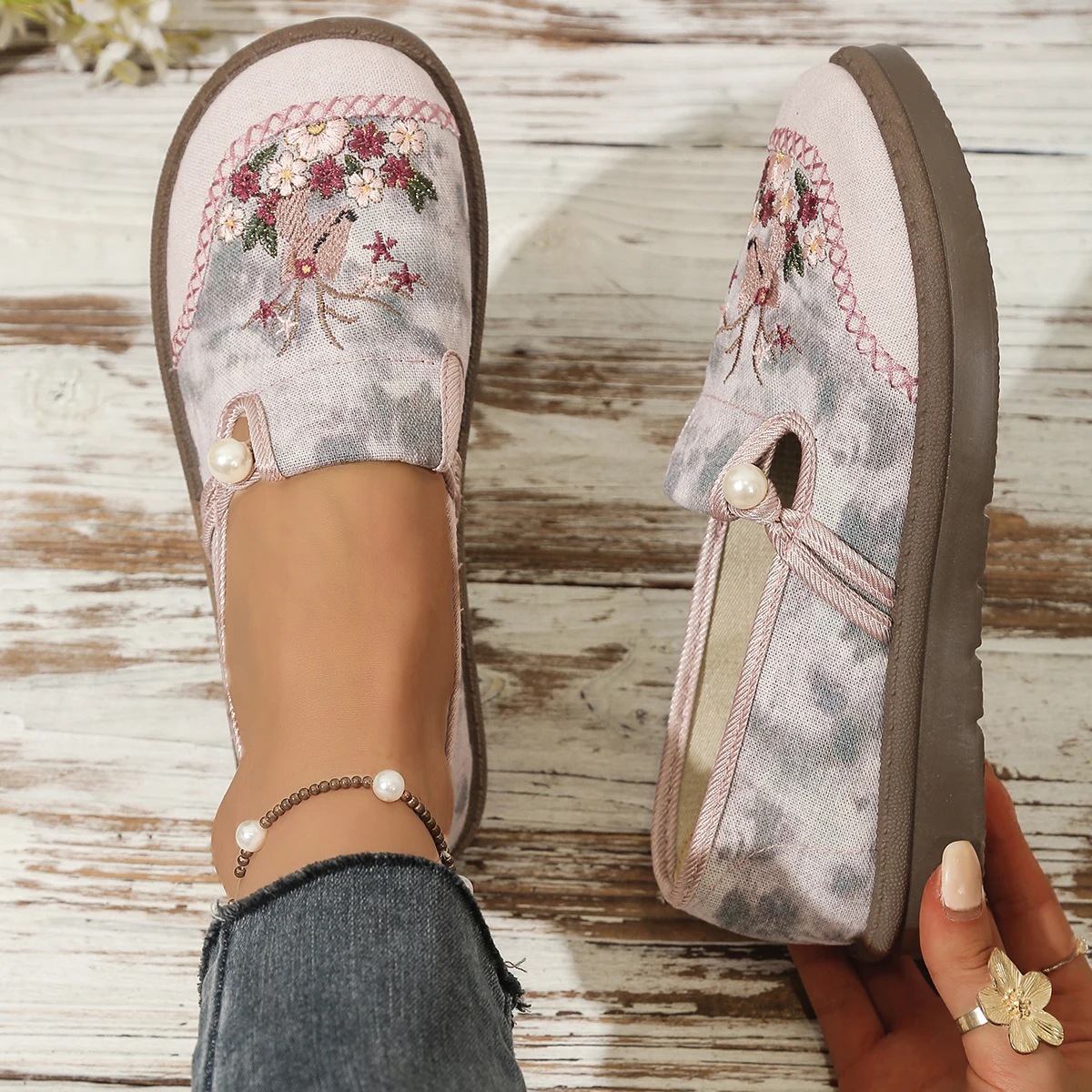 

Women's Shoes 2026 National Embroidered Deer Shoe Casual Style Women Breathable Canvas Slip-On Sneakers Low Top Fashion Shoes