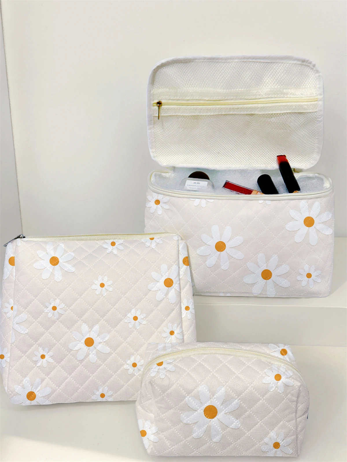 

1 Set Portable Makeup Bag, Large Capacity Design, Easily Accommodate Your Cosmetics, Lightweight And Portable For Storing Cosmet