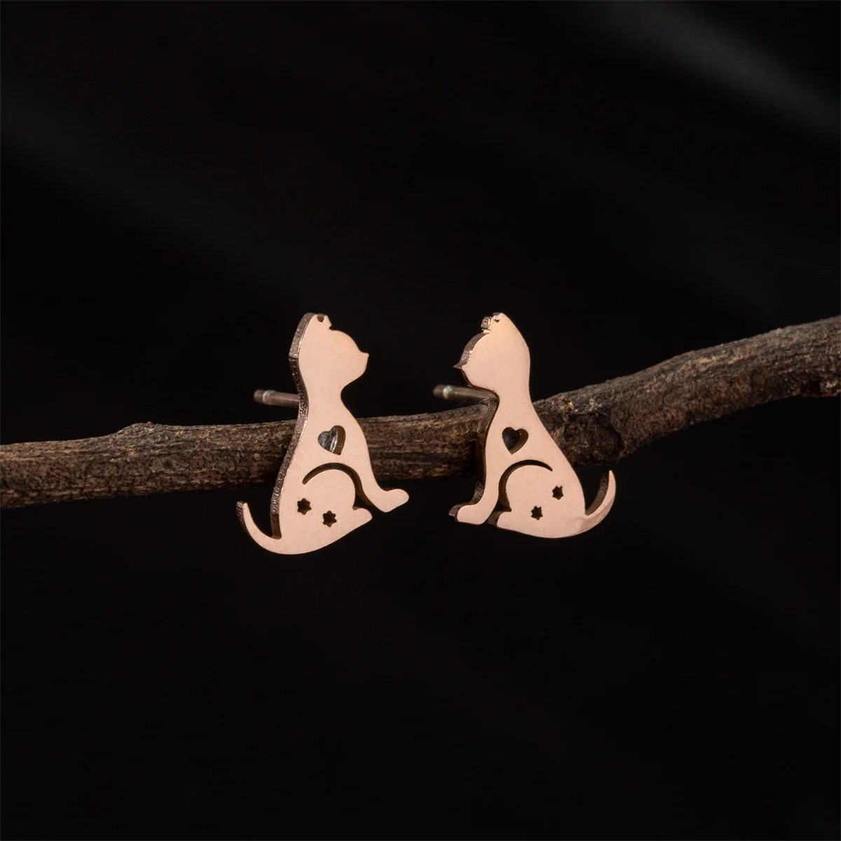 Chic Animal Pet Cat Earrings For Girls Golden Color Stainless Steel Ear Piercing Stud Earrings Jewelry Accessories Pendientes