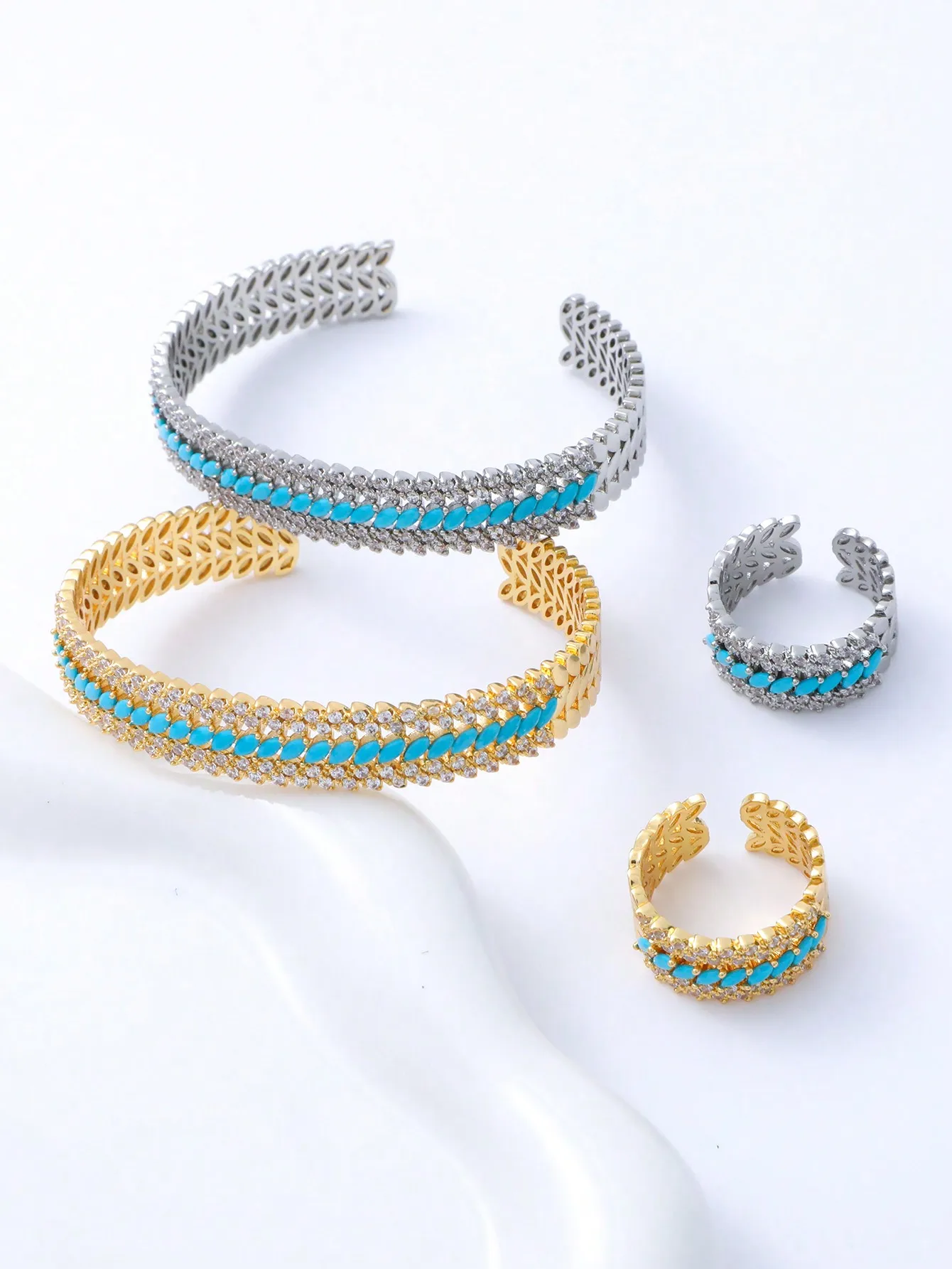 A new European and American 14K gold-plated copper retro light luxury micro-inset zircon geometric bracelet ring set