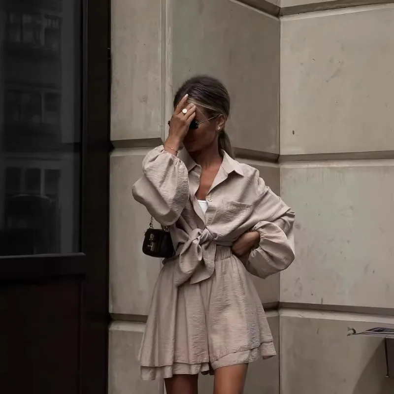 

Летние красивые женские топы с длинными рукавами, шорты с рюшами, повседневные модные костюмы для женщин, изысканные простые повседневные индивидуальные костюмы