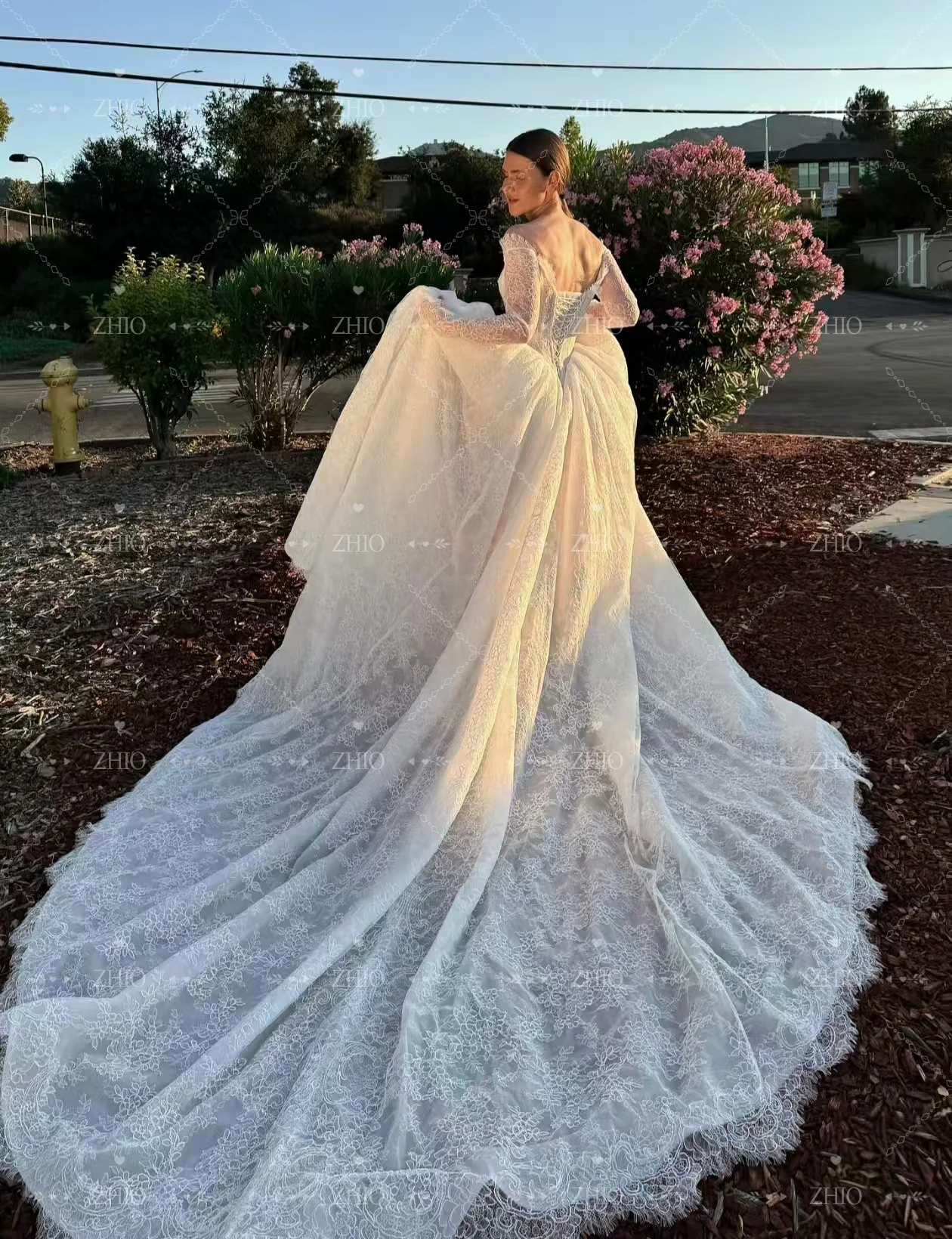 ZHIO Princess Ivory Lace Royal Train Wedding Dress Sweetheart Off Shoulder Draped Fluffy Bridal Gown Customized Robe De Mariée