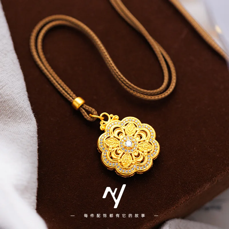 

Women's Hollow Filigree Pendant, 24K Gold, AU999 "Tranquility" engraving with crackle motifs, subtle professional sophistication