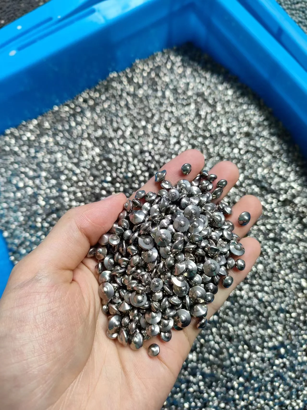 KYY Flow Type Polishing Grinding Machine with Separator, Zipper Slider Polishing Vibrator Grinder, Zipper Making Machine