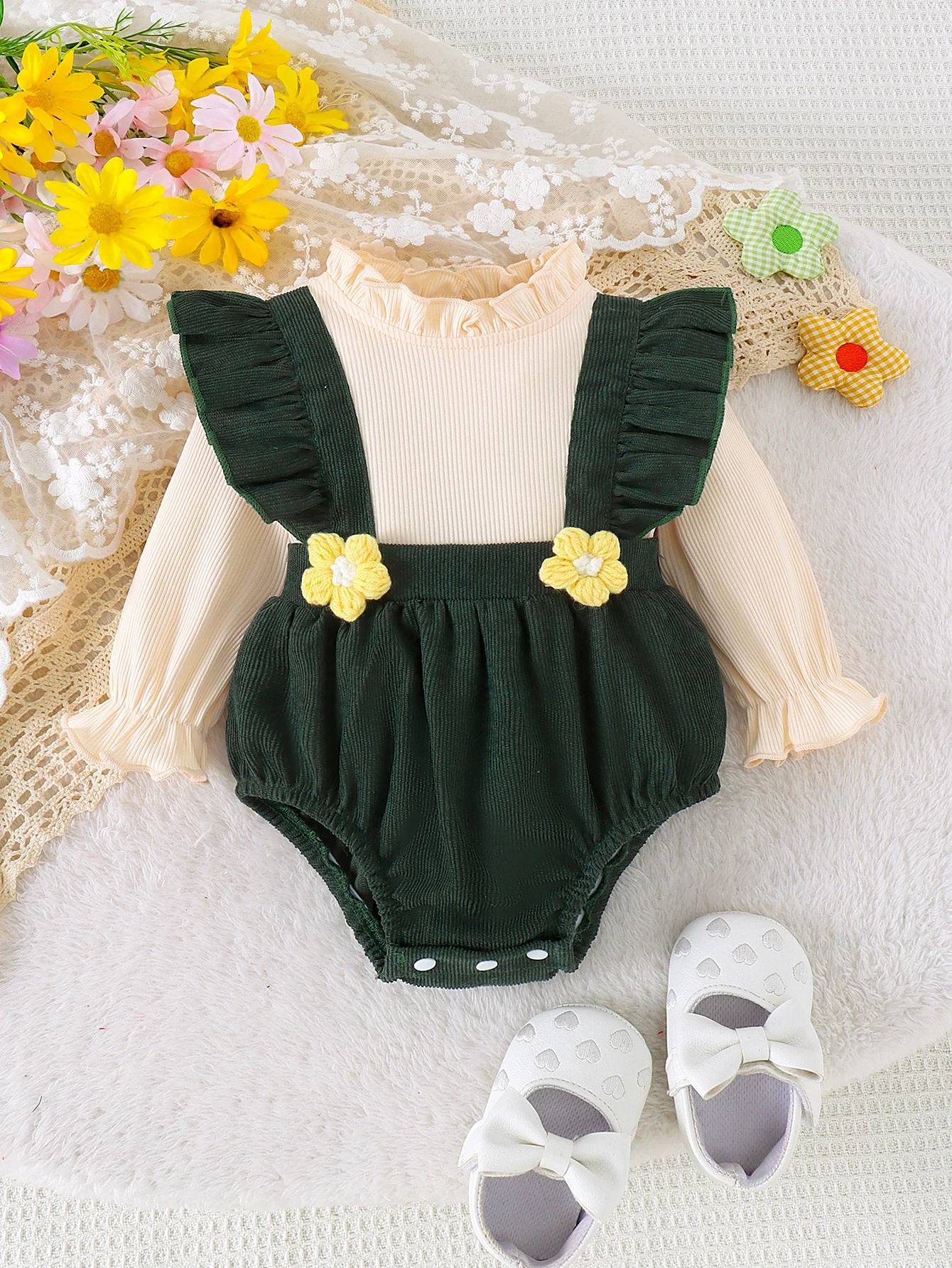 New Autumn Style For Newborn Girls Aged 0-1 Years Old. Comfortable Simple Apricot Color Top + Suspenders And Trousers