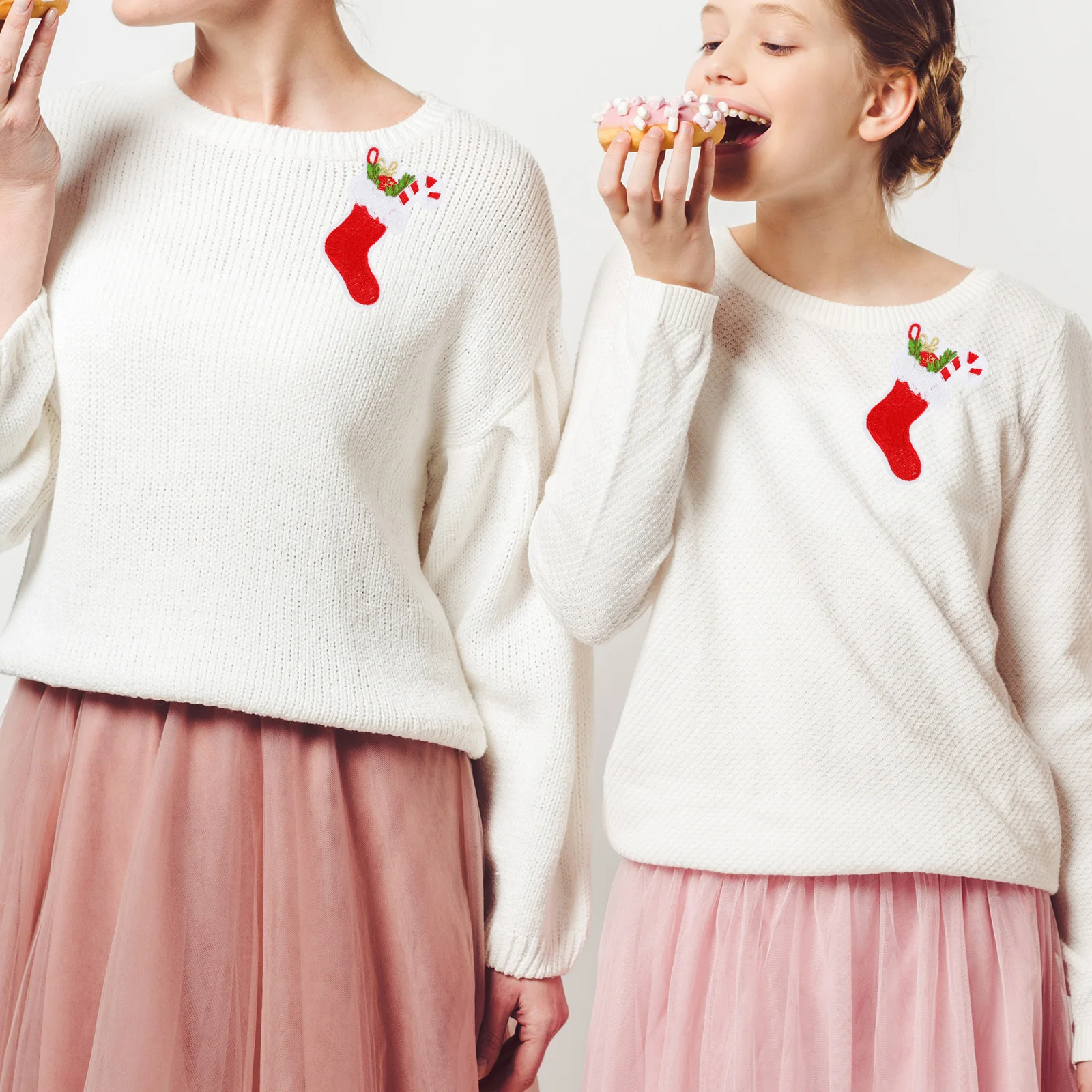 

10Pcs Heat-Activated Snowflake Snowman Patches Christmas-Themed Iron-on Applique for Clothes Repair Sewing Craft Decoration