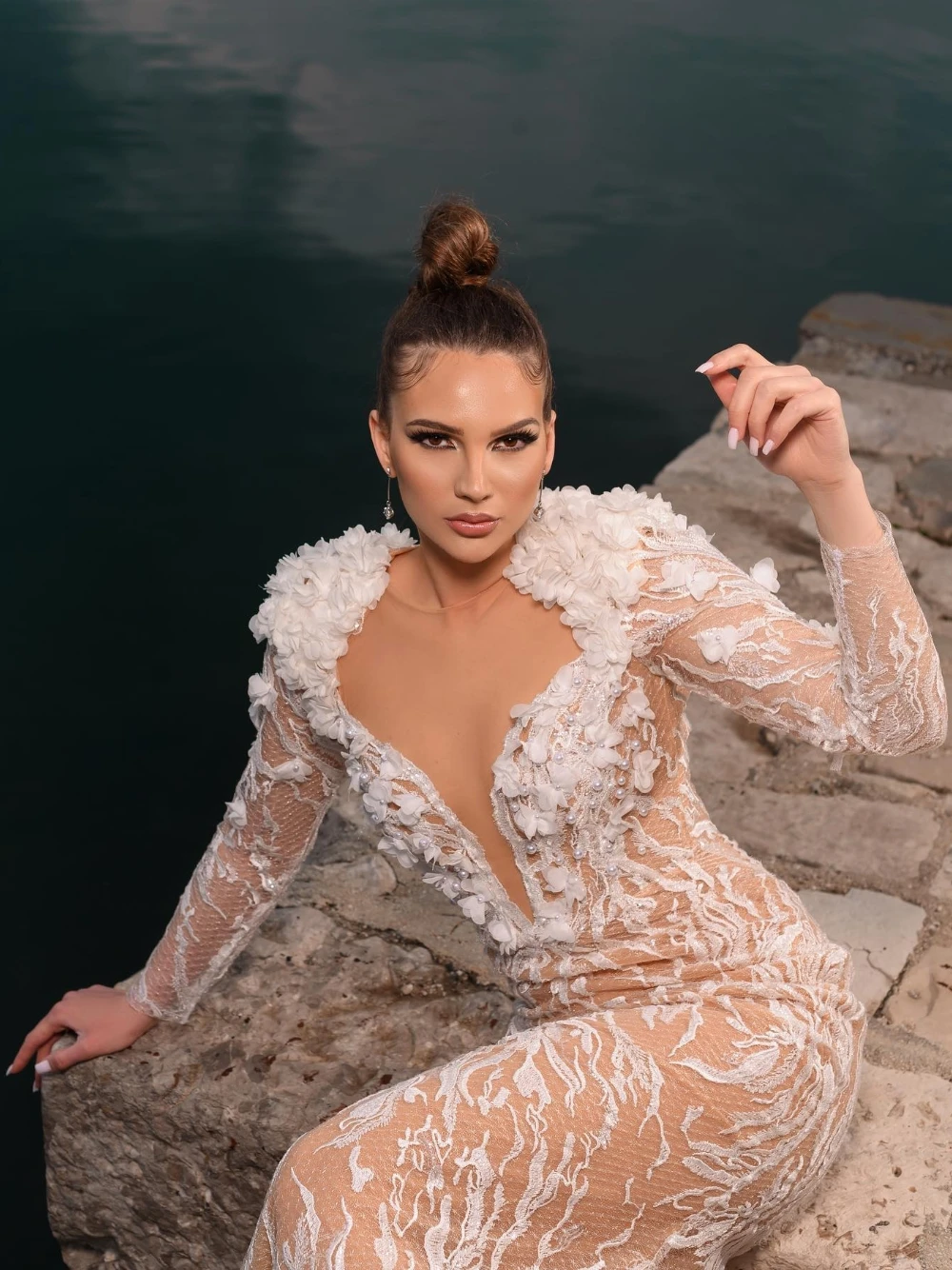 Moderne Applicaties O Hals Trouwjurk Vrouwen Charmante 3D Ontwerpen Kant Zeemeermin Bruid Dragen Aangepaste Romantische Parels Jurk