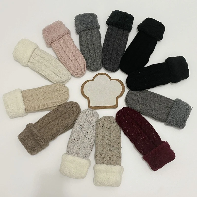 

TouchscreenKnittedWoolenCoverGlovesforMen andWomenWinter and AutumnOutdoorWindproofWarmThickenedAdult Mittens with Fleece Lining