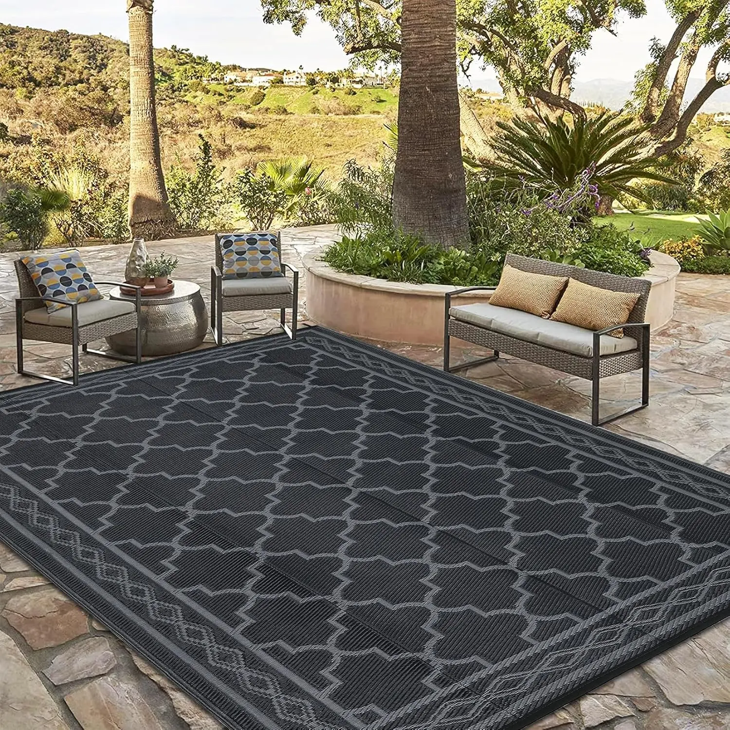 Outdoor Camping Rugs 9X12 - 9x12インチの大型屋外ラグ – 防水性のあるリバーシブルプラスチックストローパティオカーペット（デッキ、裏庭、バルコニー、RV、キャンプ用） – お手入れ簡単（ブラック/グレー）