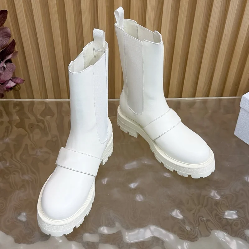 รองเท้าบูทเชลซีหนังวัวแท้คุณภาพสูงสำหรับผู้หญิง คอลเลคชั่นฤดูใบไม้ร่วง/ฤดูหนาว ปี 2025 บุด้วยหนังแกะ รุ่น 25110403