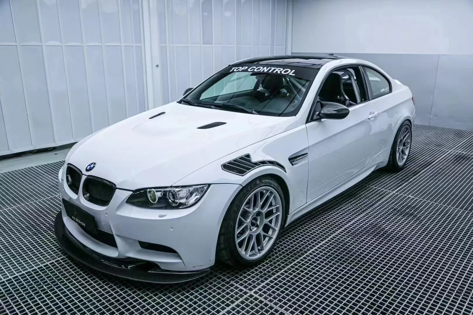 GTS Style FRP or Carbon Fiber Car Accessories Front Fender For 2009-2013 BMW 3 Serises E92 E93 M3 Body Kit