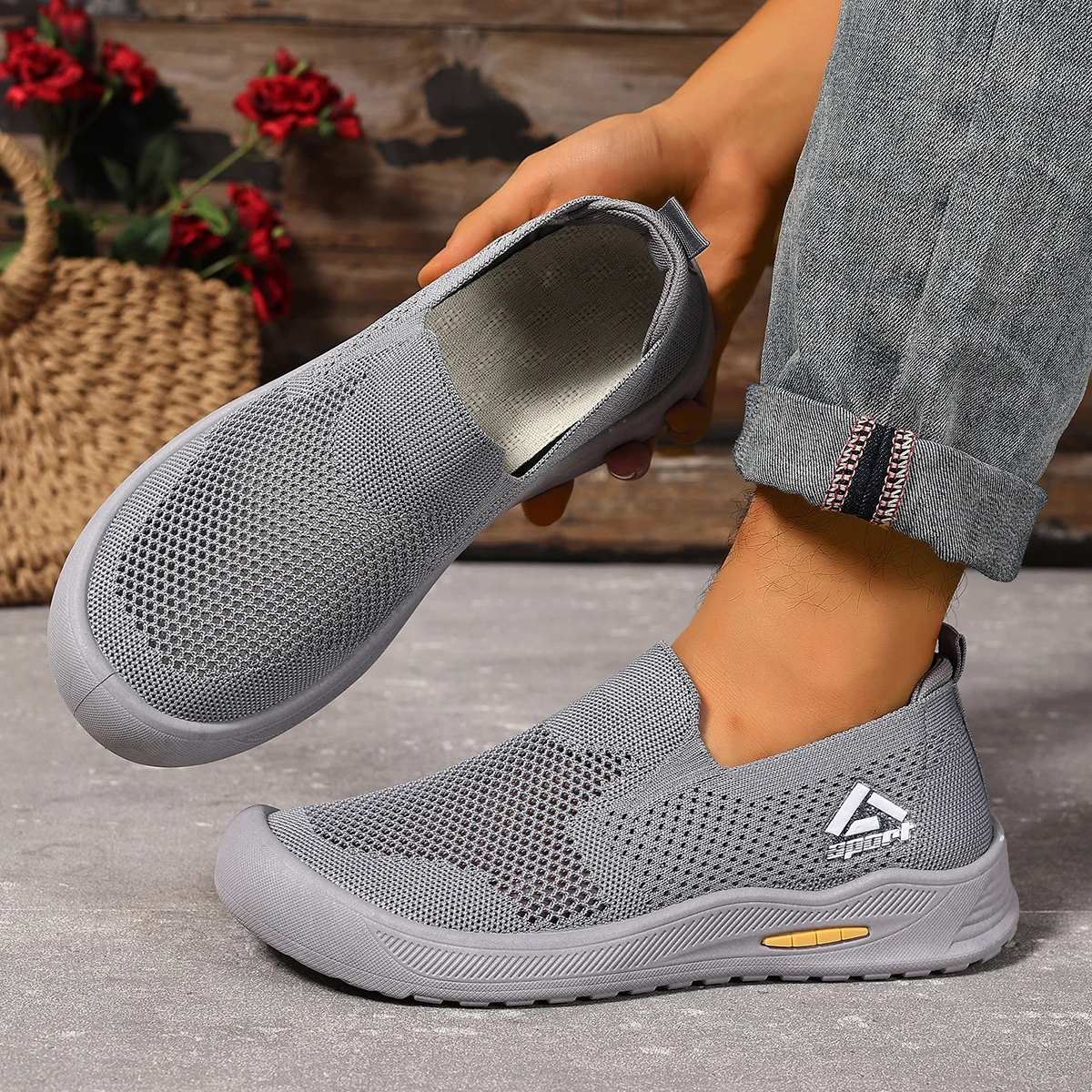 

Lightweight comfortable fashion sports shoes many occasions wear men's casual shoes non-slip wear walking shoes