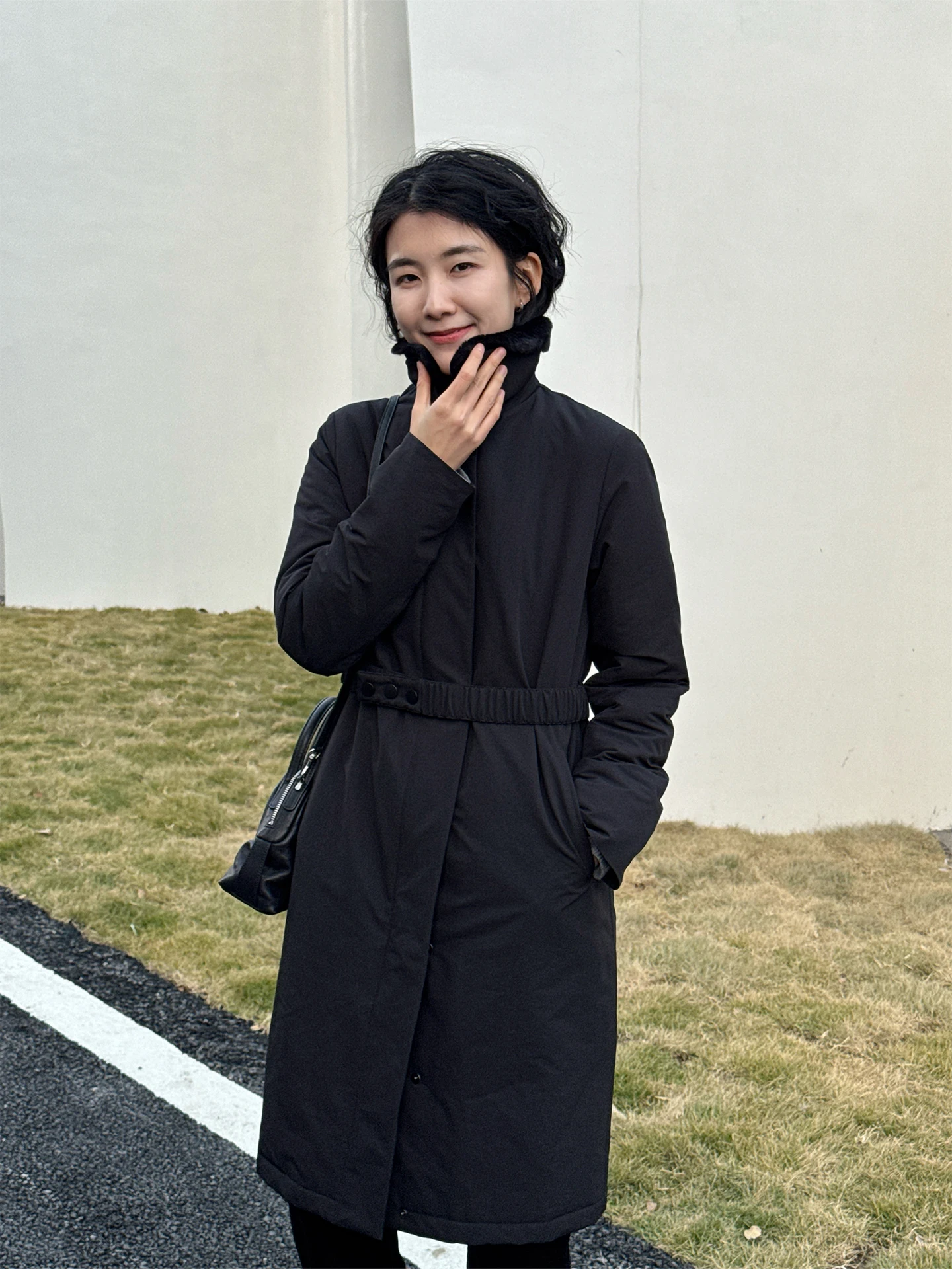 

Женская зимняя модная куртка Langqing Bla Long с поясом, хлопковая, с меховым воротником, теплая, новинка 2025 года