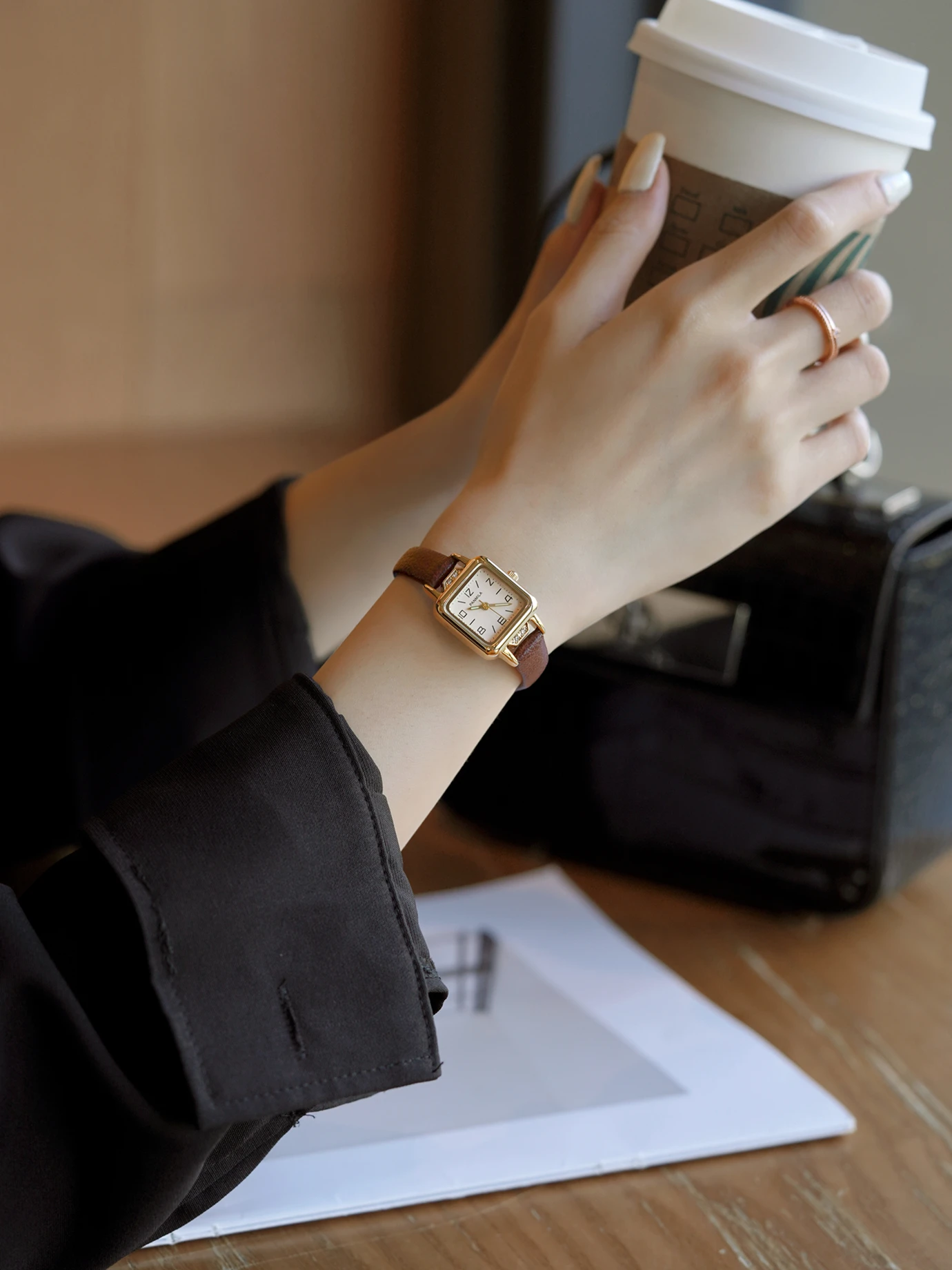 

2025 new style watch for women, small and exquisite, light luxury retro high-end small dial small brown watch, female gift