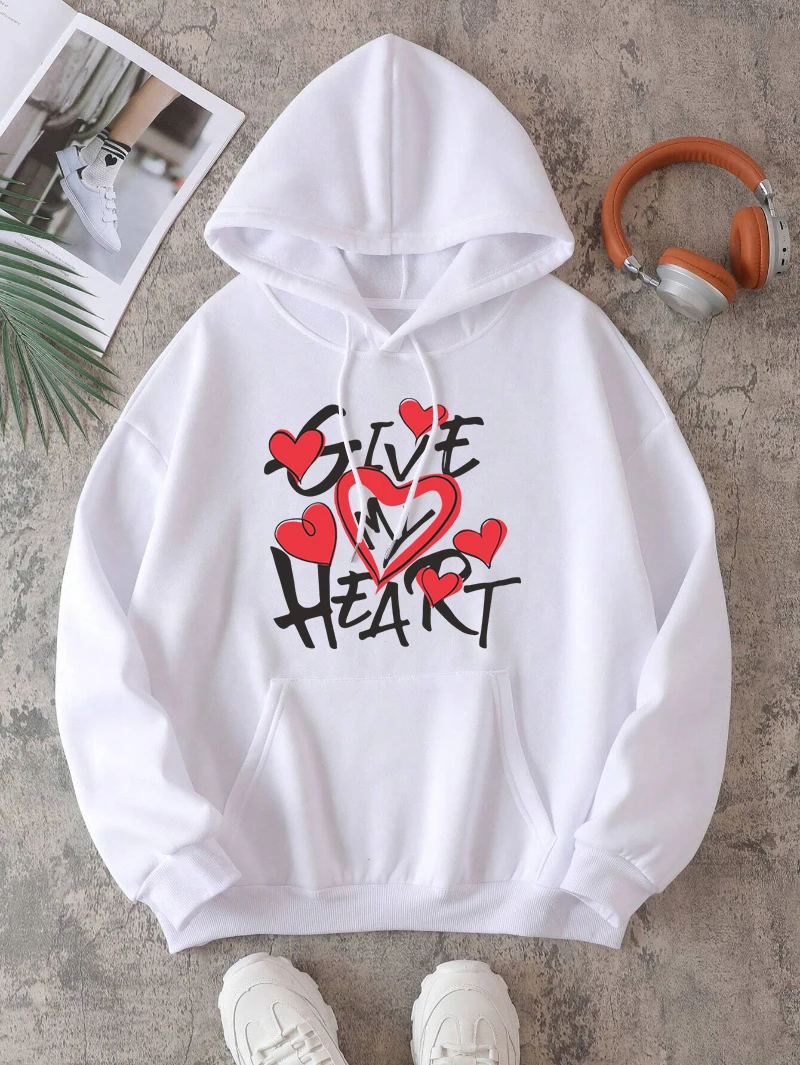 Give Me Heart Hoodie Womens Black Letter Printing Streetwear Fleece Warm Pocket Loose Hooded Casual Comfortable Woman Clothes