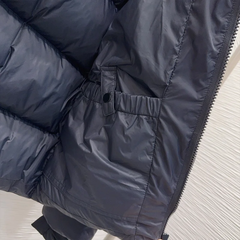 معطف نسائي عالي الجودة سترة أوزة رمادية مع غطاء محرك السيارة قابل للفصل ملابس خارجية ملابس شتوية 25102740