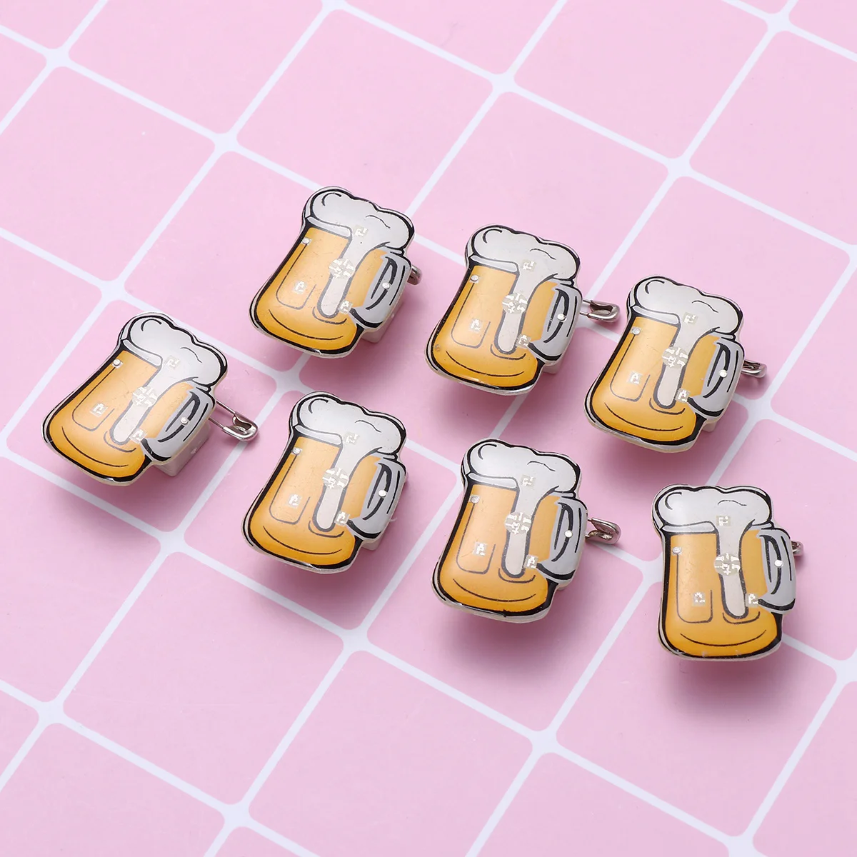 10pcs Cartoon Beer Mug Flashing LED Light Up Badge Brooch Party KTV Bar Favors beer mug brooch beer mug LED brooch