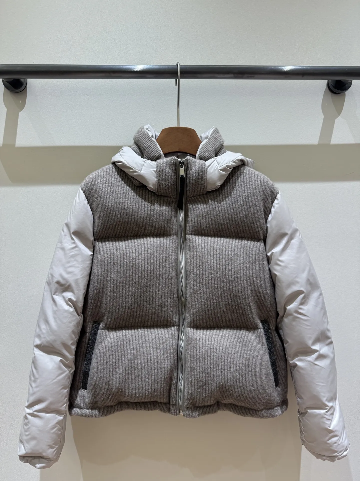 Women'S High-Quality Hooded Down Jacket (Fall/Winter 2026) – Sophisticated, Versatile, And Warm Outerwear