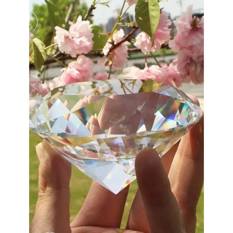 

Crystal Diamond Paperweight Decorative Rainbow Maker Prism Glass Diamonds Wedding Room Desktop DecorationBirthday Gift