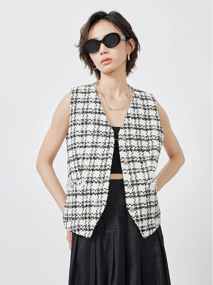 

Wei 3D Tailored Silk Inner Metal Chain Black White Plaid Woolen Vest Elegant Commute Style V-Neck Single Button