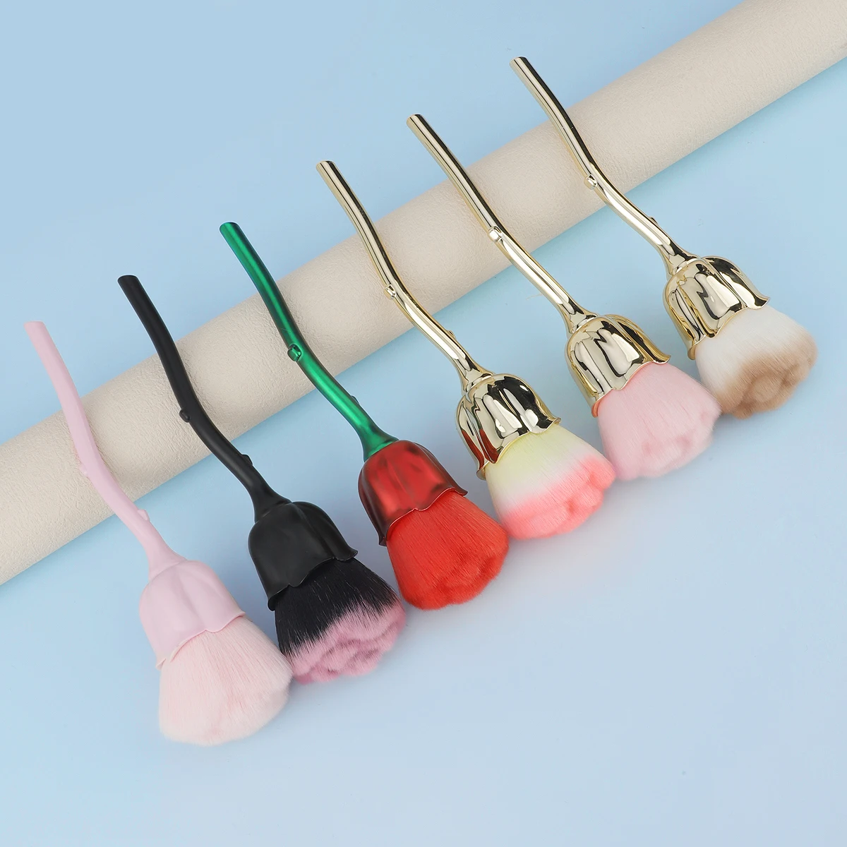 فرشاة بودرة سائبة باللون الوردي، شعر ناعم واحد مطلي بمقبض مطلي، فرشاة مكياج على شكل زهرة، فرشاة غبار الأظافر، فرشاة أحمر الخدود على شكل زهرة