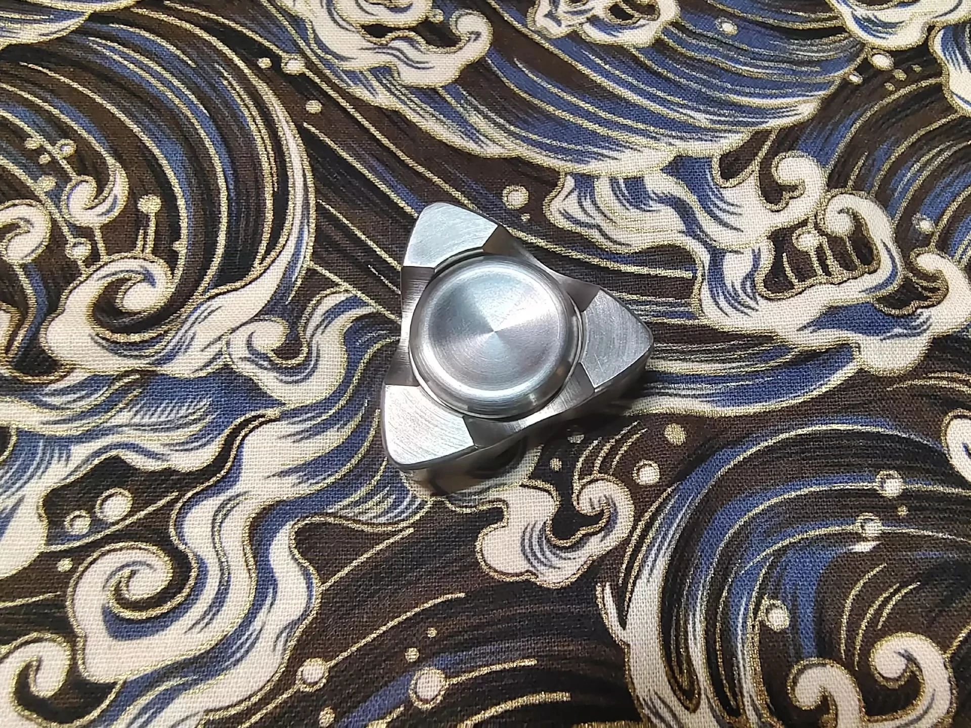 

Tree Thick Dog Top Titanium