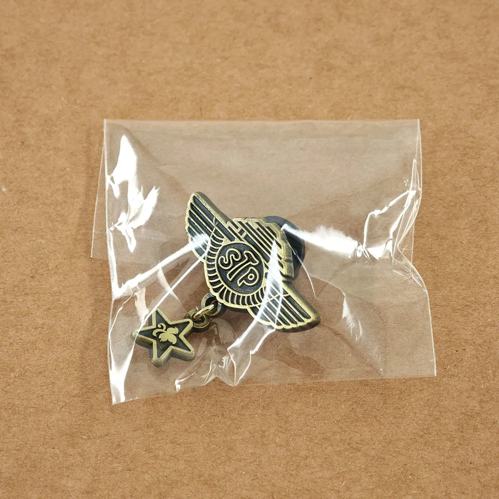 Stone-Temple Pilots Band Emaille-Pin STP-geflügelte Broschen Hängender Stern Metall-Abzeichen Grunge Rock Musik-Fans Sammlerstück Schmuck Geschenk – Detail 9
