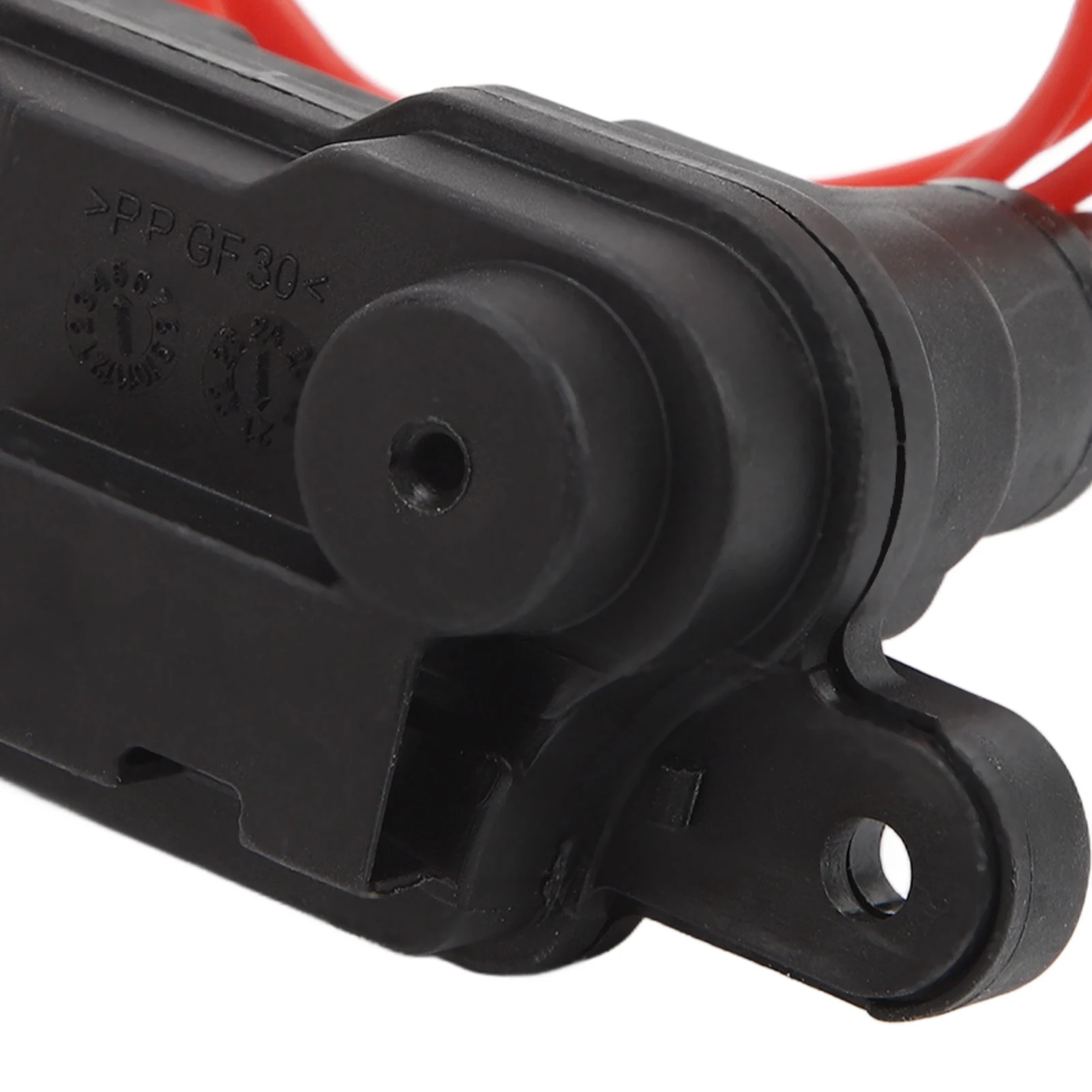 8V0862153A الوقود حشو رفرف المحرك 8V0862153A تعزيز الأمن وعرة الوقود حشو رفرف المحرك استبدال ل A1 RS3