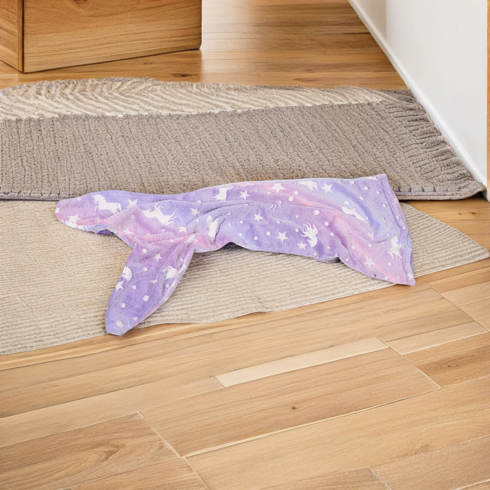 

Mermaid Tail Blanket Glow in The Dark Soft Cozy Unicorn Design Kids Wearable Blanket for Bedtime Travel Sleep Mermaid Sleep Sack
