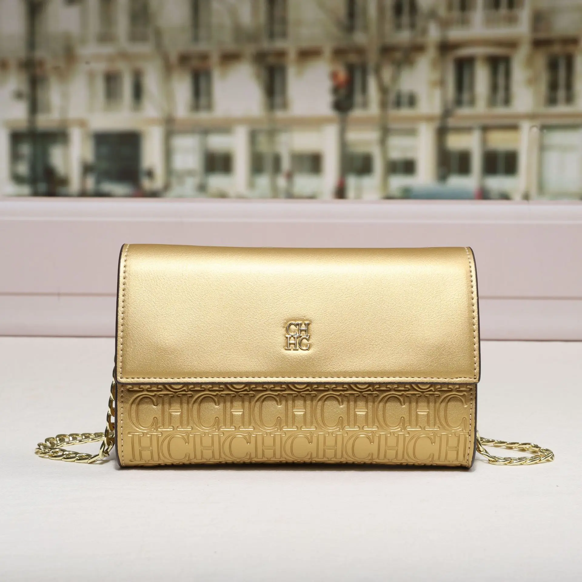 

Carolina Herrera Women's Premium Textured Vintage Mini Bag Crossbody Shoulder Bag Underarm Square Pouch