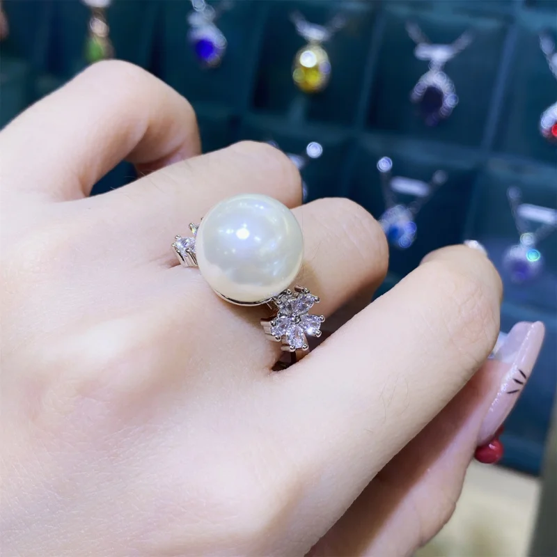 

Natural Shell Comparable to Pearl Flower Shape Full Diamond Open Ring for Women Elegant Noble Pendant Earring Set