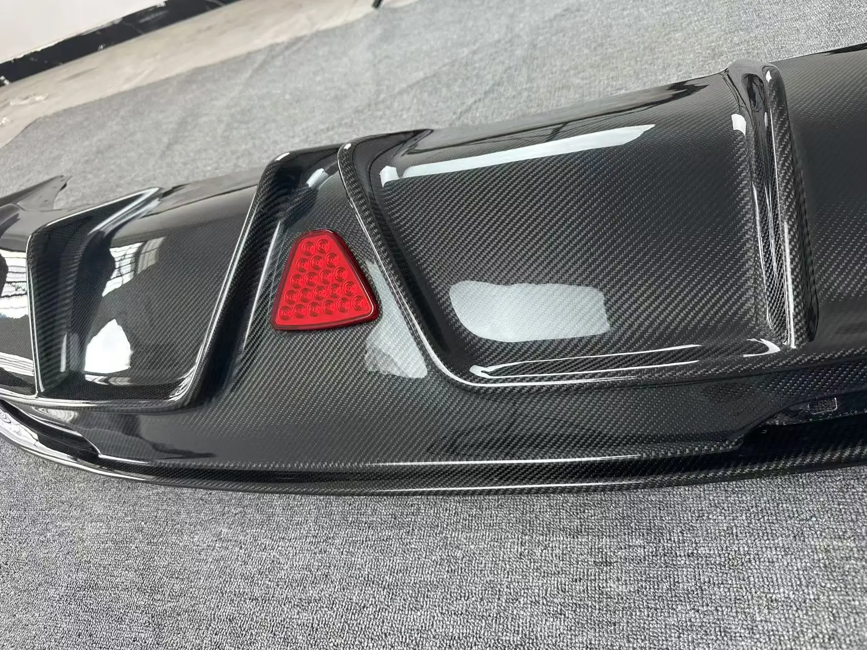 True Carbon Fiber Body Kit for Tesla Model Y CM Style Exclusive Rear Bumper Position Front Lip Rear Diffuser Side Skirt Double