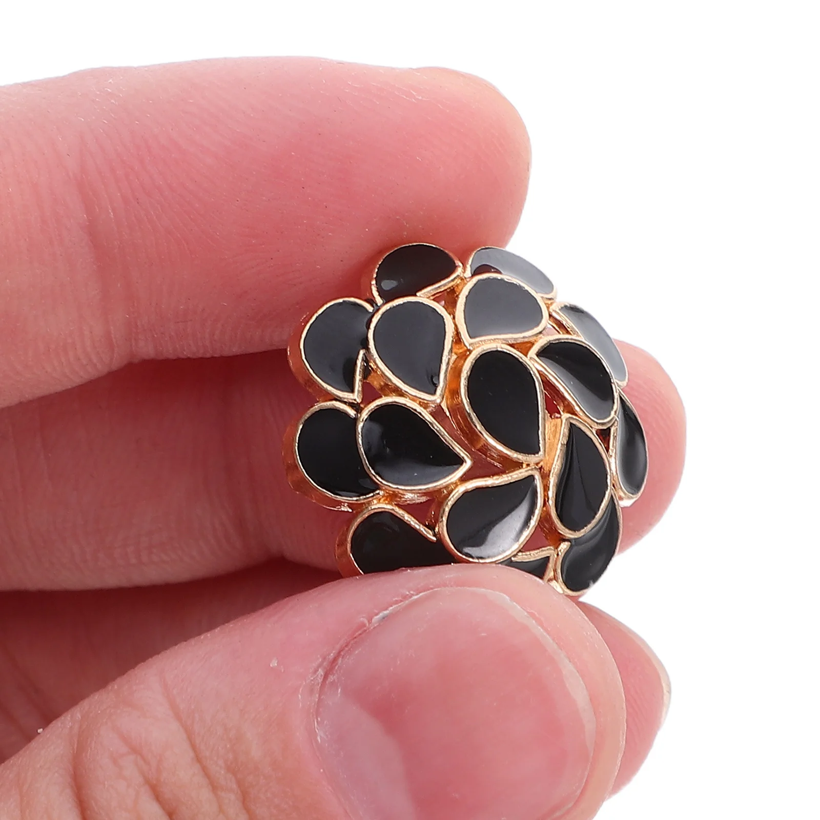 

30Pcs Metal Vintage Floral Button 20mm Round Flower Pattern Sewing Coats Jackets Dress Decoration Black Sewing Button