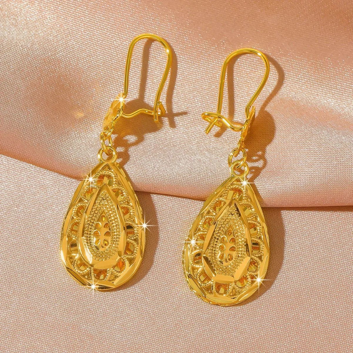 

Универсальные модные длинные серьги с цветочными кисточками для женщин, 24-каратное золото AU999, потрясающие для работы и вечеринок.