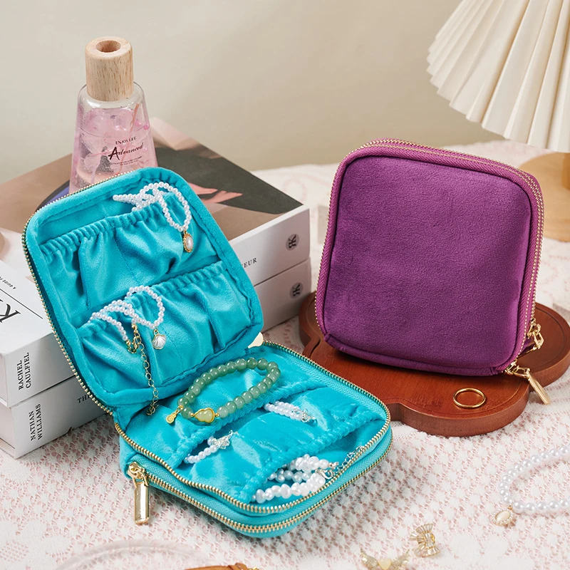 

Top New Hot Travel Velvet Mini Storage Bag Portable Travel Jewelry Roll Necklace Soft Clutch Exquisite Pouch Earrings Rings
