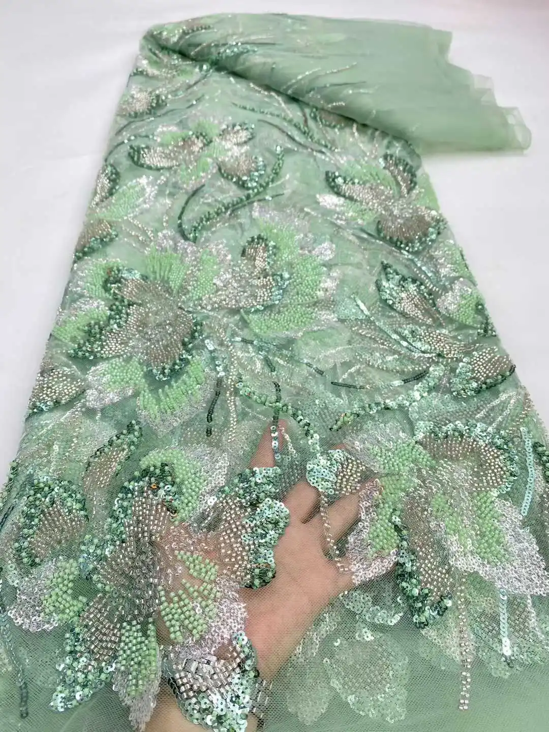 2025 ไนจีเรียทําด้วยมือลูกปัดTulle 5 หลาลูกไม้ผ้าแอฟริกันLuxury Sequinsตาข่ายผ้าสําหรับเจ้าสาวพรหมชุด