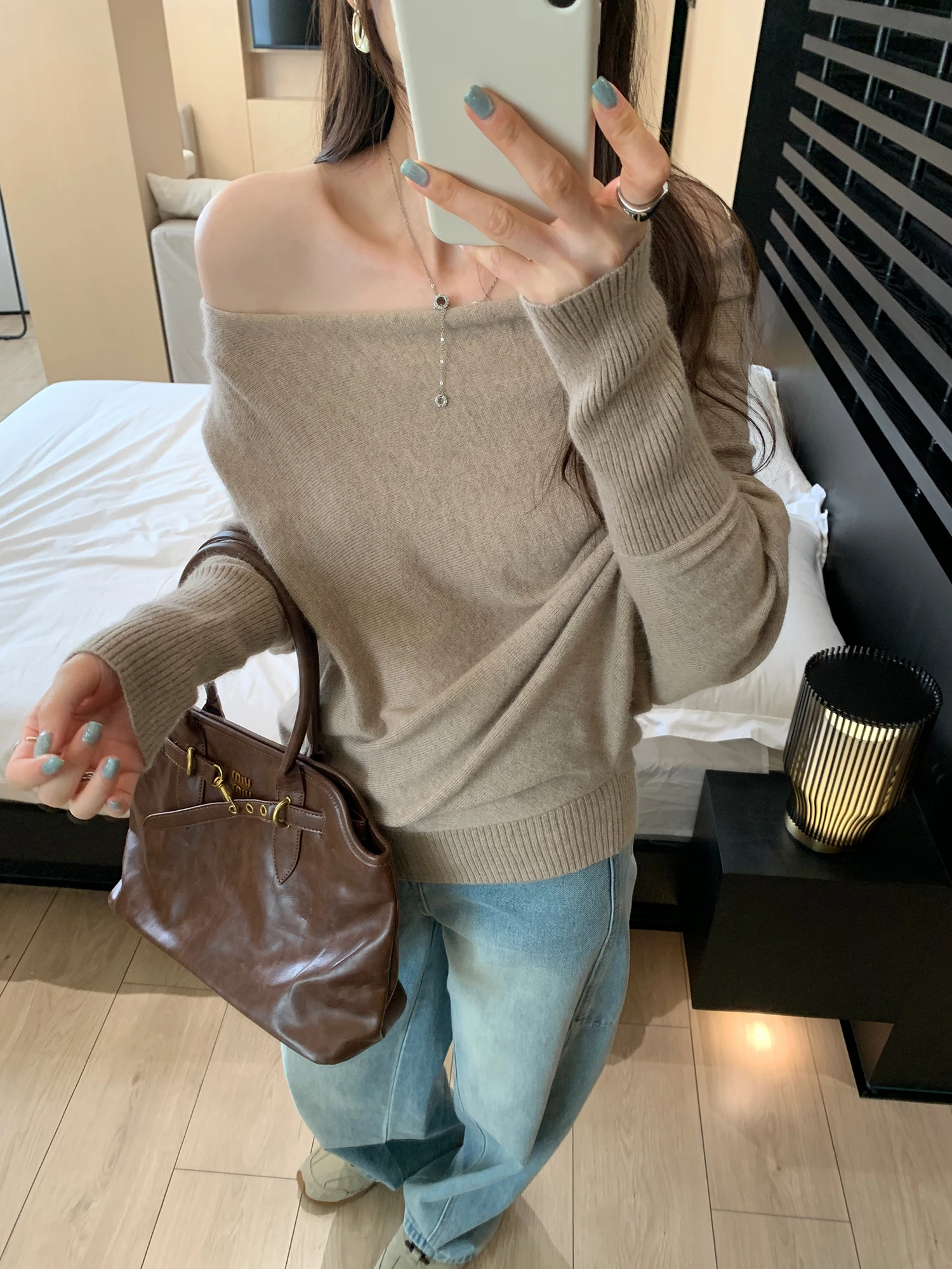 

Early Autumn High-End Knitted Long Sleeve One-Shoulder Loose Slimming Top Women's Fashionable Casual Style Soft Wool Blend